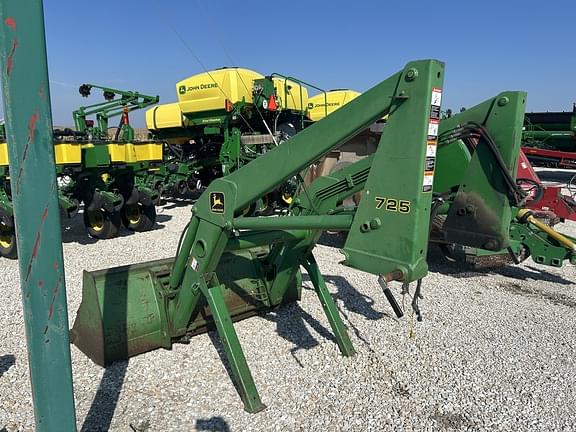 Image of John Deere 725 equipment image 1