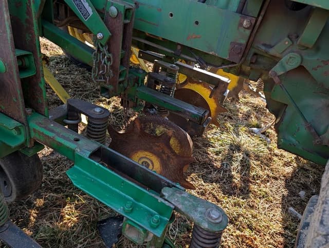 Image of John Deere 725 equipment image 4