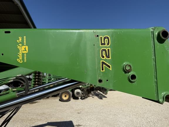 Image of John Deere 725 equipment image 3