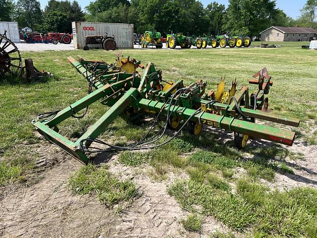 Image of John Deere 725 equipment image 2