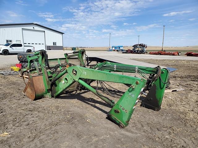 Image of John Deere 725 equipment image 2