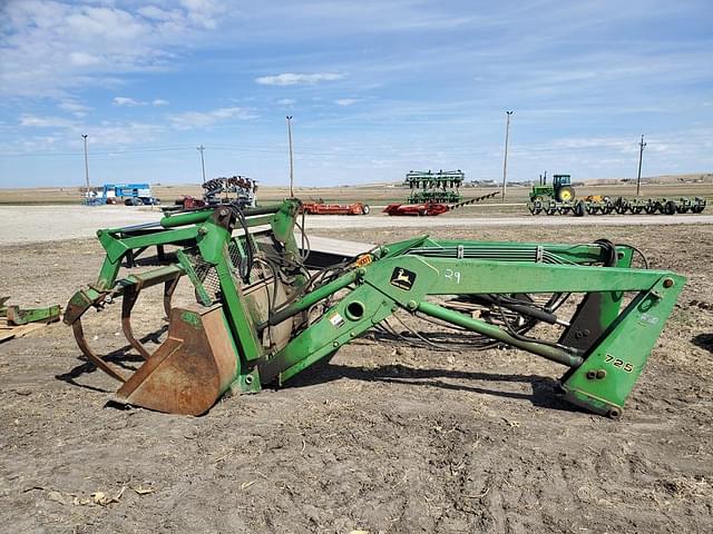 Image of John Deere 725 equipment image 1