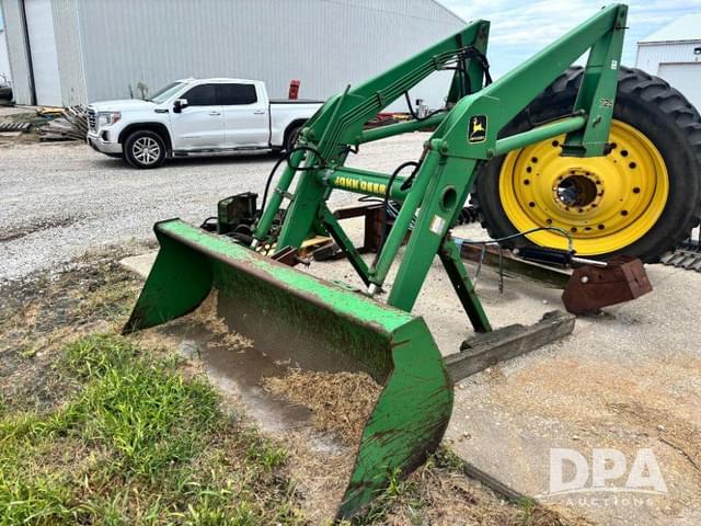 Image of John Deere 725 equipment image 1