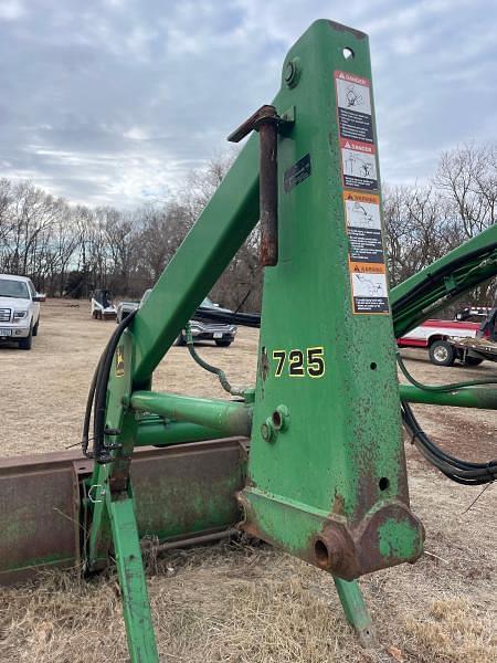 Image of John Deere 725 equipment image 4