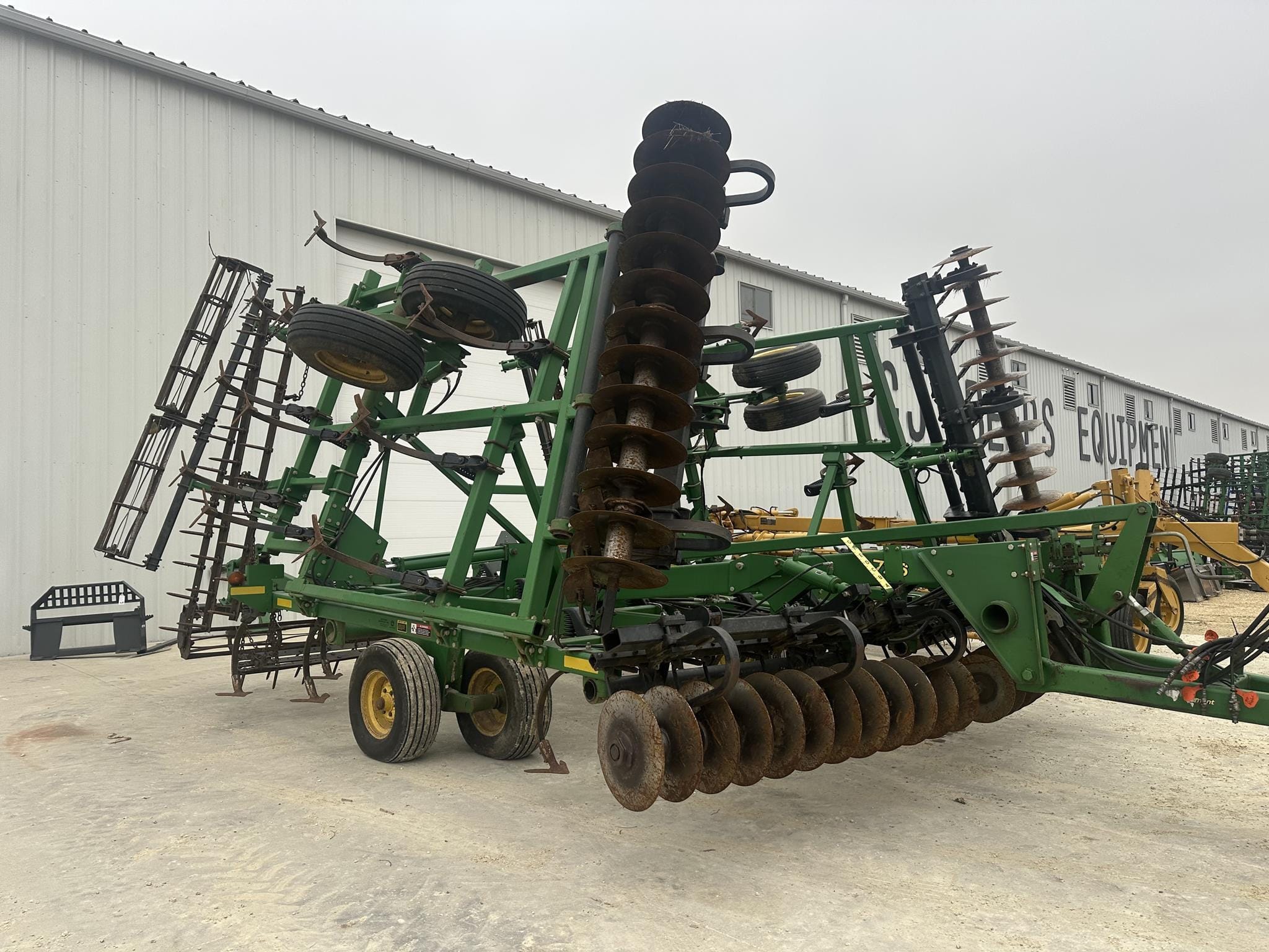John Deere 726 Equipment Image0