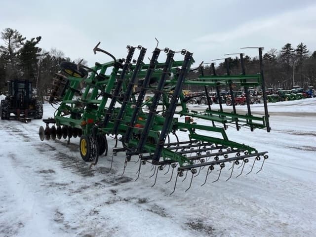 Image of John Deere 726 equipment image 4