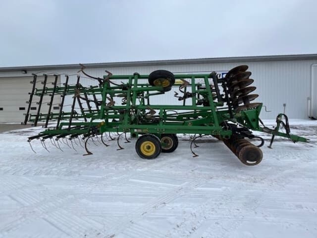 Image of John Deere 726 equipment image 1