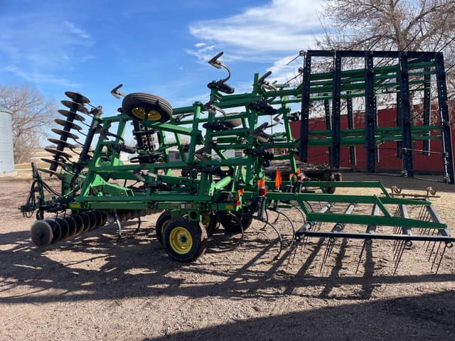 Image of John Deere 726 equipment image 3