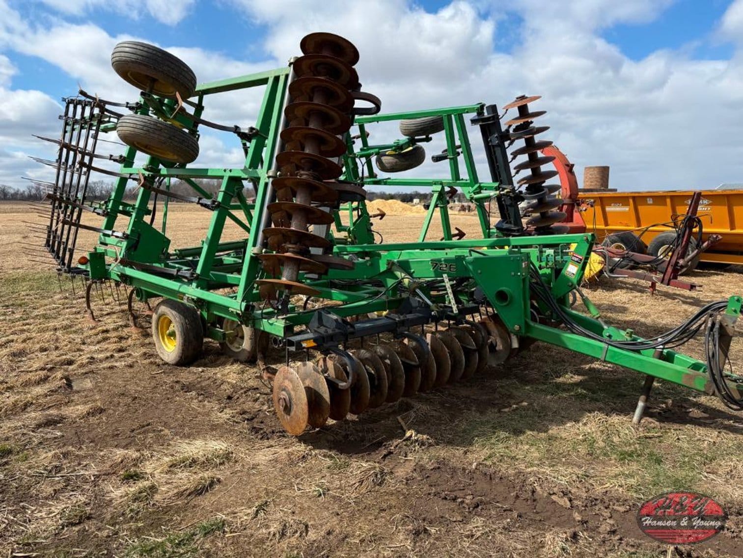 John Deere 726 Equipment Image0