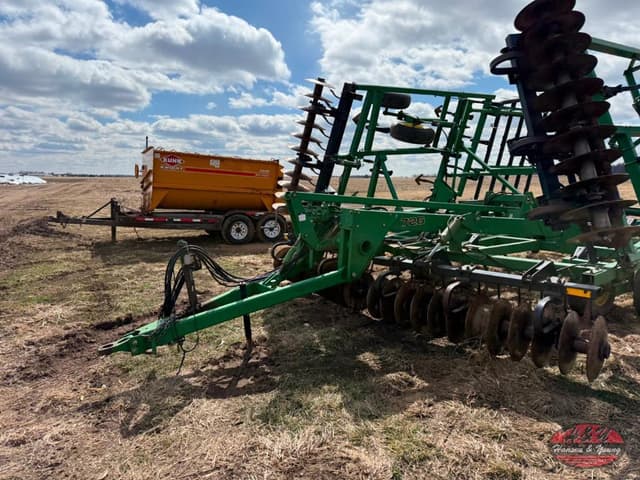 Image of John Deere 726 equipment image 2