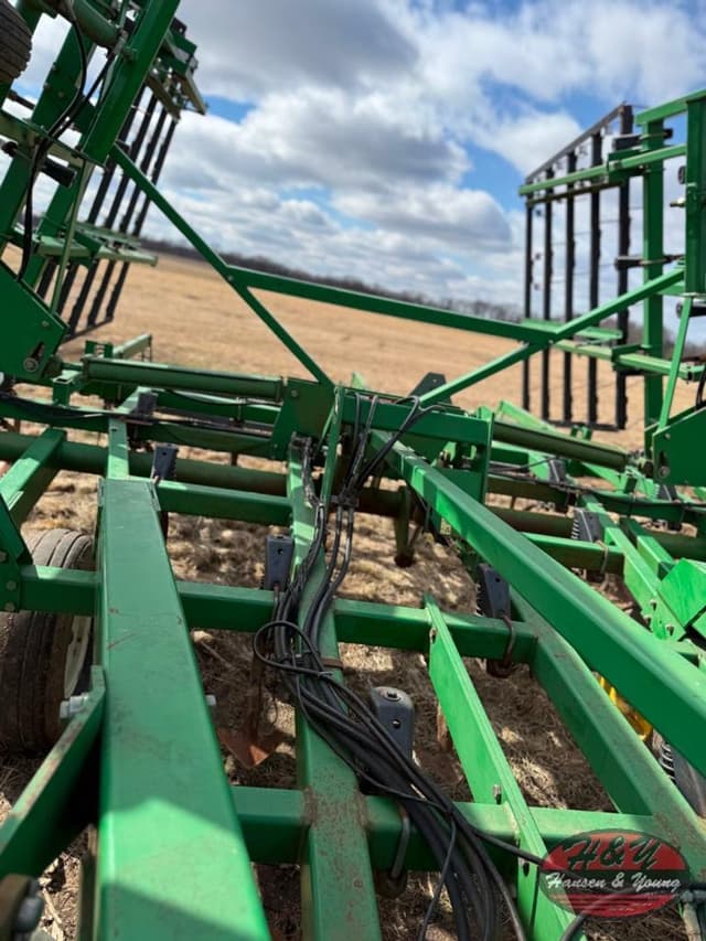 Image of John Deere 726 equipment image 3