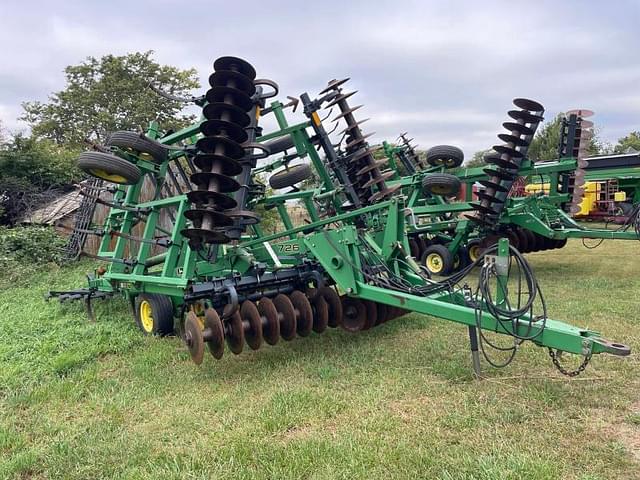 Image of John Deere 726 equipment image 1