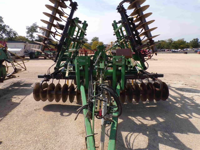 Image of John Deere 726 equipment image 2