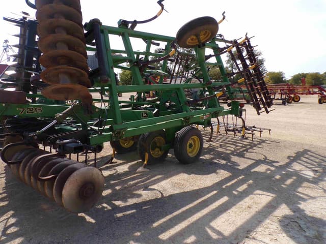 Image of John Deere 726 equipment image 3