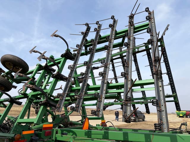 Image of John Deere 726 equipment image 4