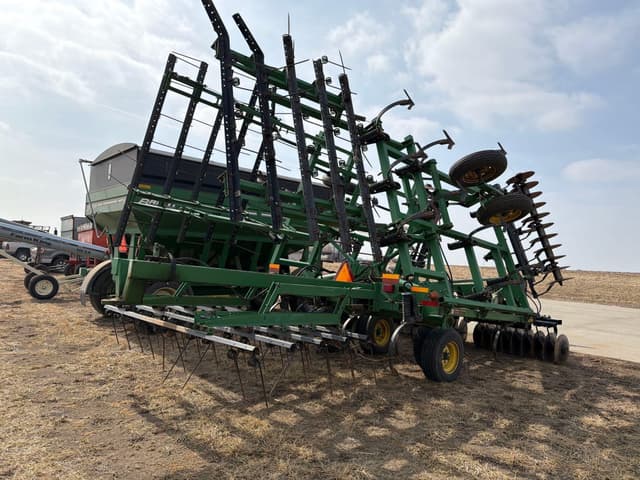 Image of John Deere 726 equipment image 2