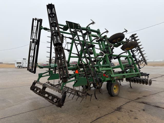 Image of John Deere 726 equipment image 2