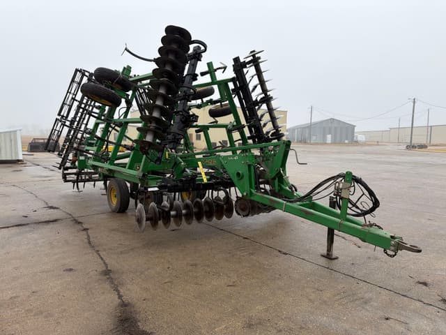 Image of John Deere 726 equipment image 1