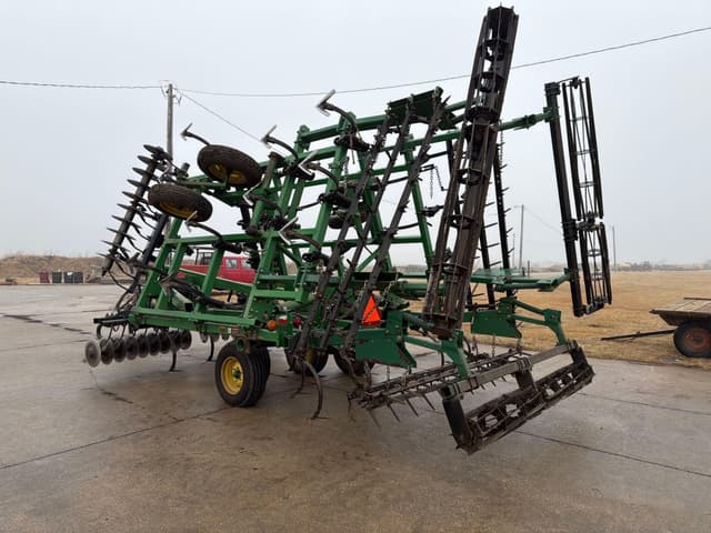 Image of John Deere 726 equipment image 3