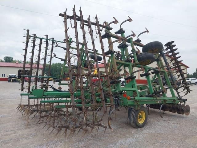 Image of John Deere 726 equipment image 4