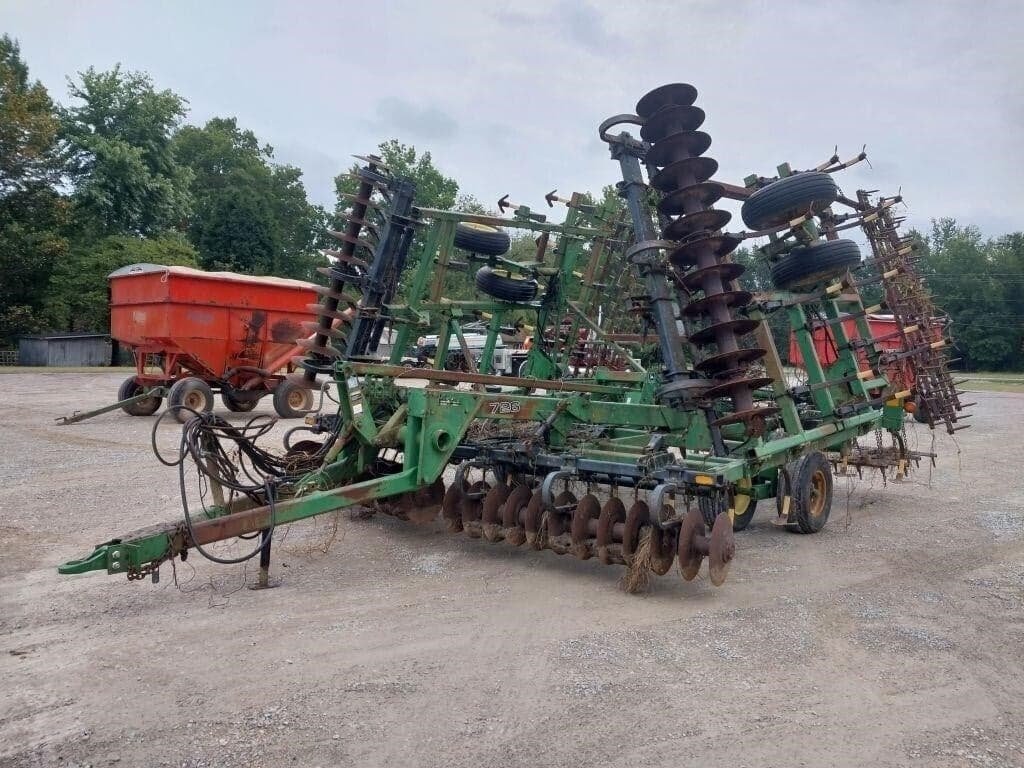 Image of John Deere 726 Primary image