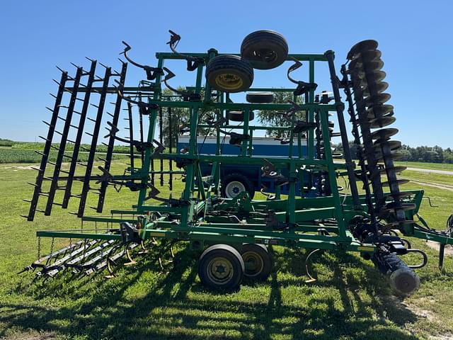 Image of John Deere 726 equipment image 1