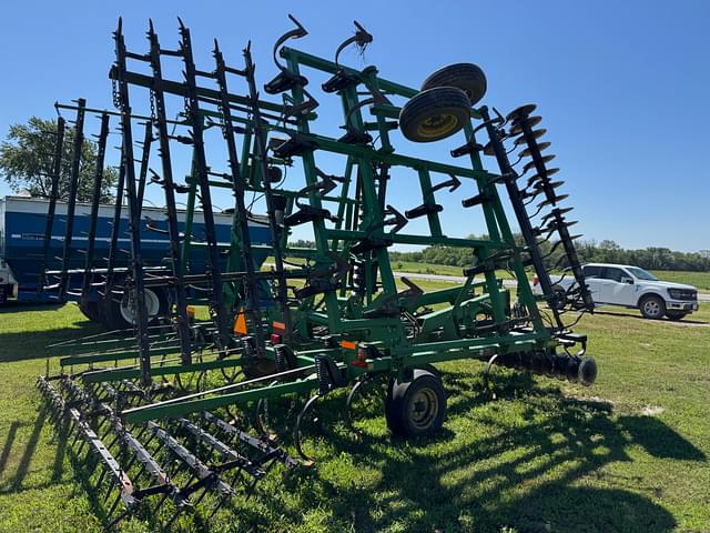 Image of John Deere 726 equipment image 3