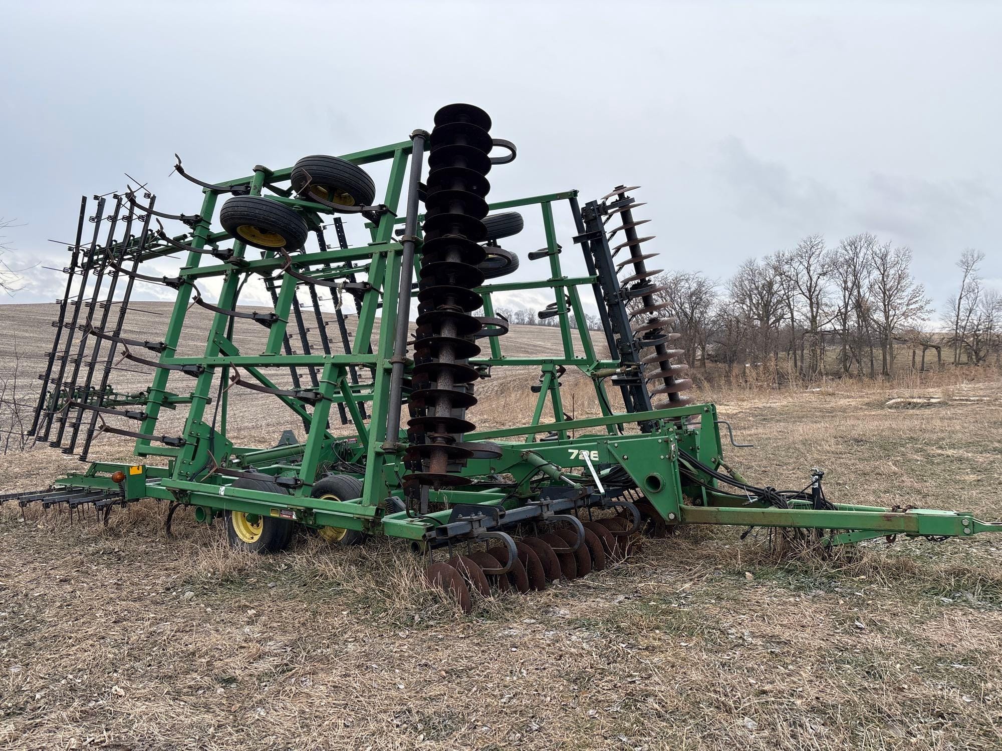 John Deere 726 Equipment Image0