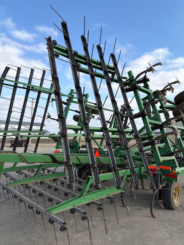 Image of John Deere 726 equipment image 4