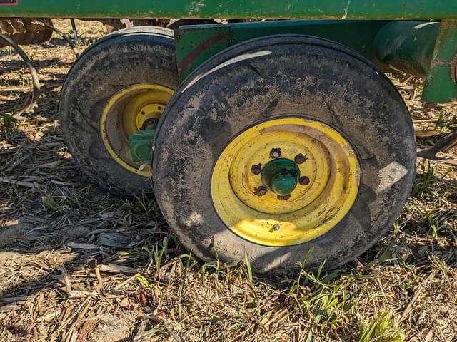 Image of John Deere 726 equipment image 2