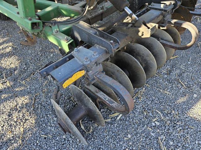 Image of John Deere 726 equipment image 1
