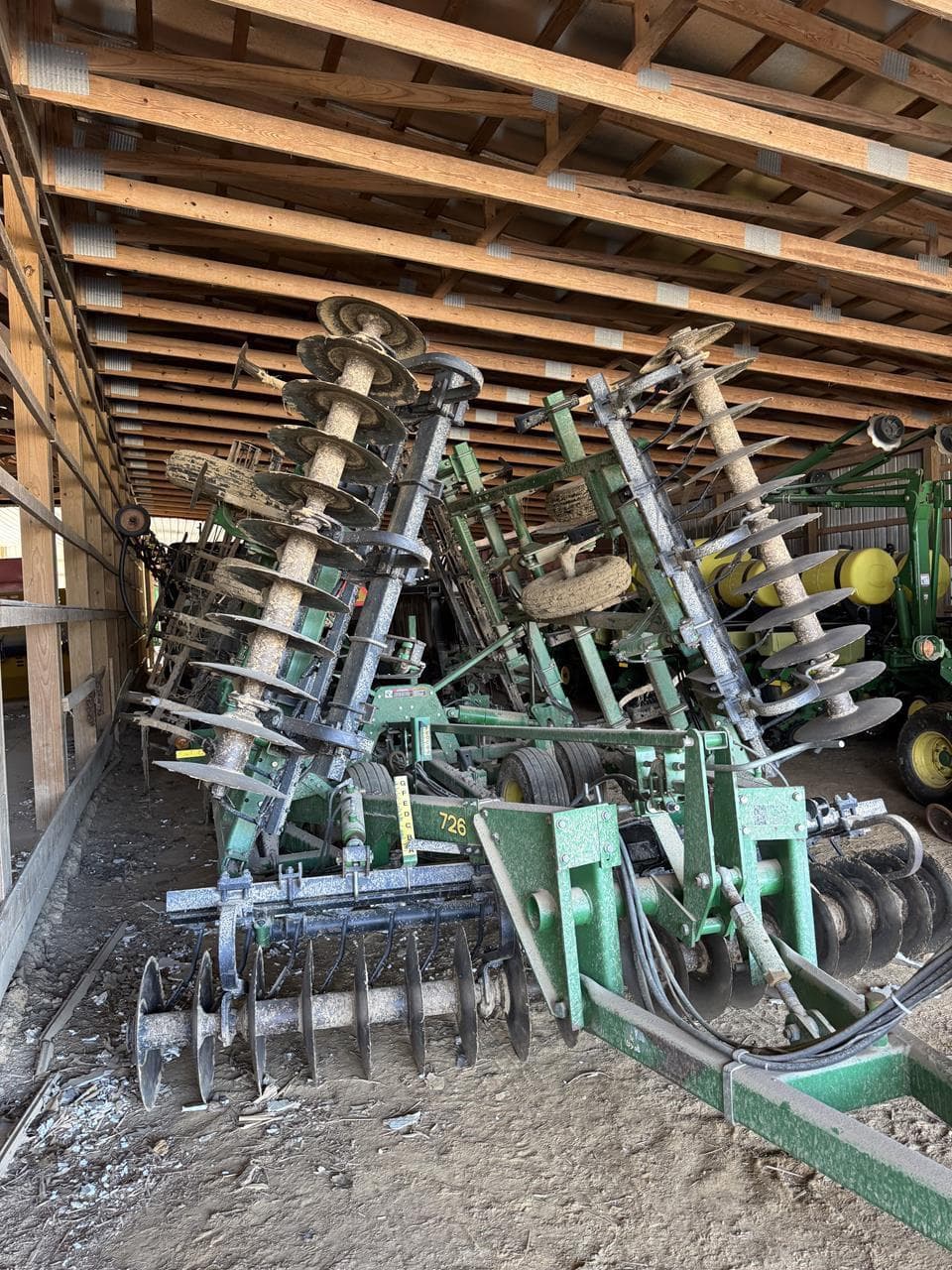 Image of John Deere 726 Image 1