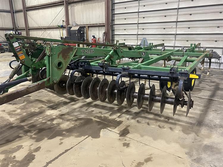 John Deere 726 Equipment Image0