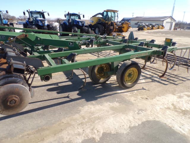 Image of John Deere 726 equipment image 3