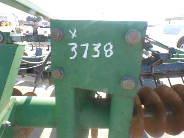 Image of John Deere 726 equipment image 1