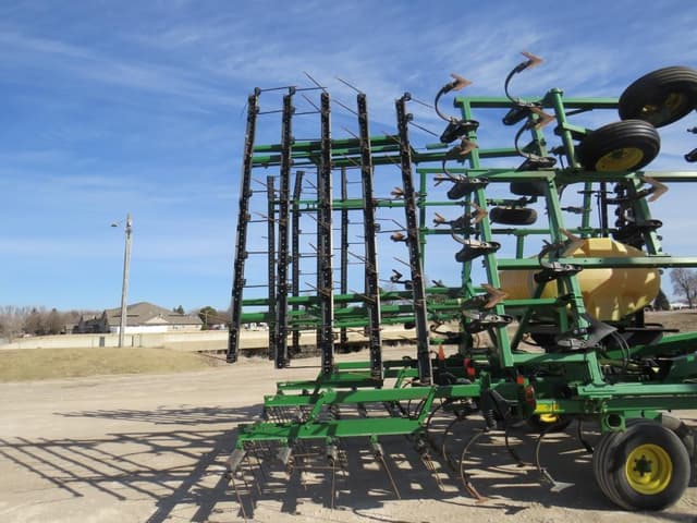 Image of John Deere 726 equipment image 4