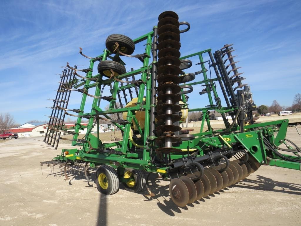 Image of John Deere 726 Primary image