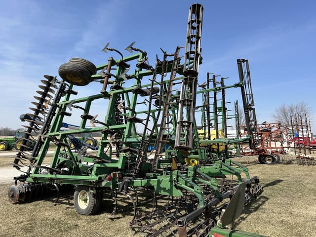 Image of John Deere 726 equipment image 3