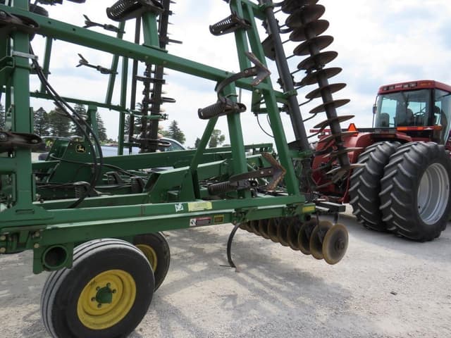 Image of John Deere 726 equipment image 2