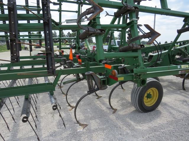 Image of John Deere 726 equipment image 1