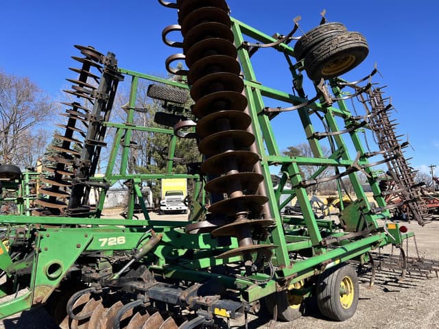 Image of John Deere 726 equipment image 4