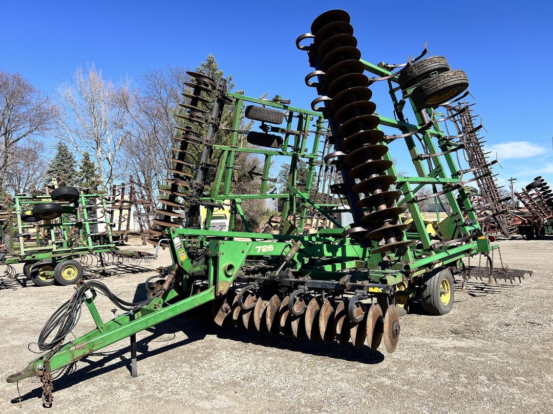 Image of John Deere 726 Primary image
