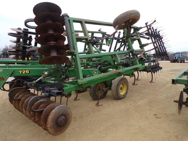 Image of John Deere 726 equipment image 3