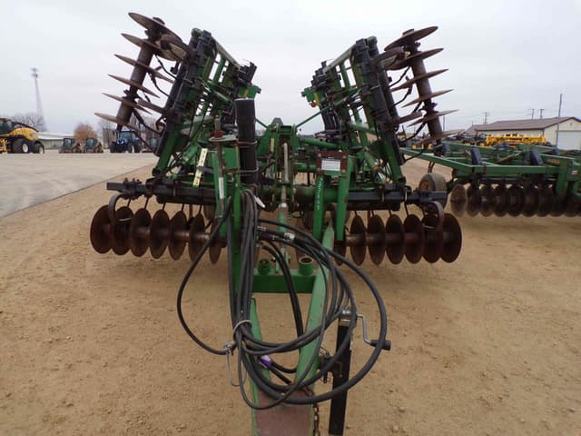 Image of John Deere 726 equipment image 2