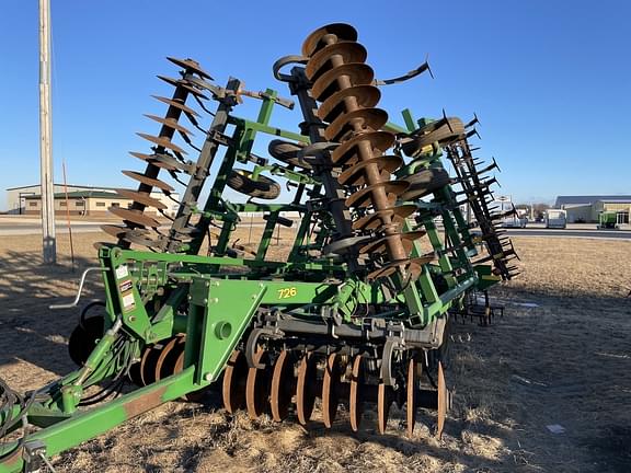 Image of John Deere 726 equipment image 1