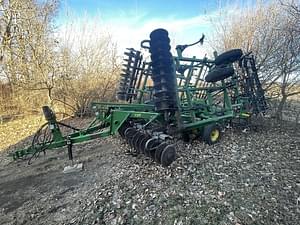 John Deere 726 Image