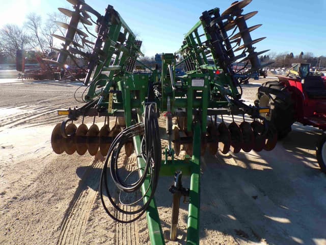 Image of John Deere 726 equipment image 2