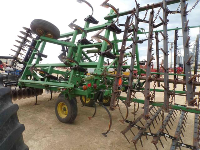 Image of John Deere 726 equipment image 3