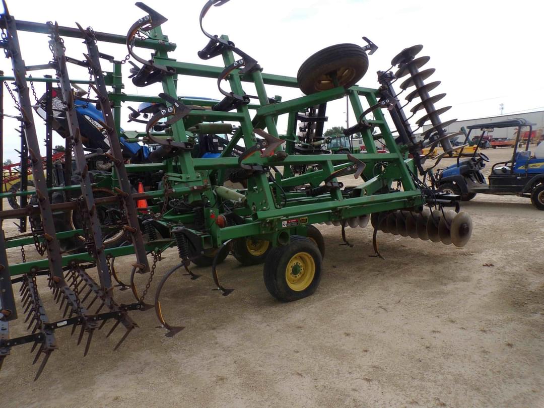 Image of John Deere 726 Primary image