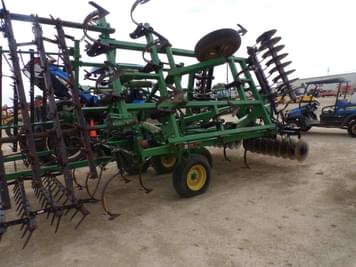 Main image John Deere 726